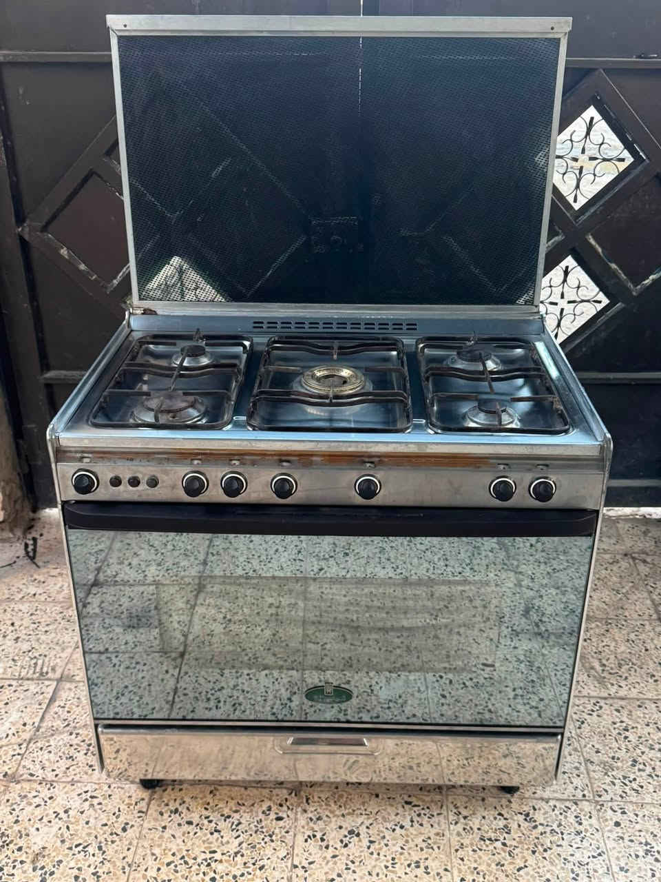 سلام عليكم طباخ كريازي المصري بلادي ع فحص تاخذه للبيع او مراوس حته لو طباخ عاطل
العنوان بعقوبه التحرير 
الهاتف ‭***********‬
