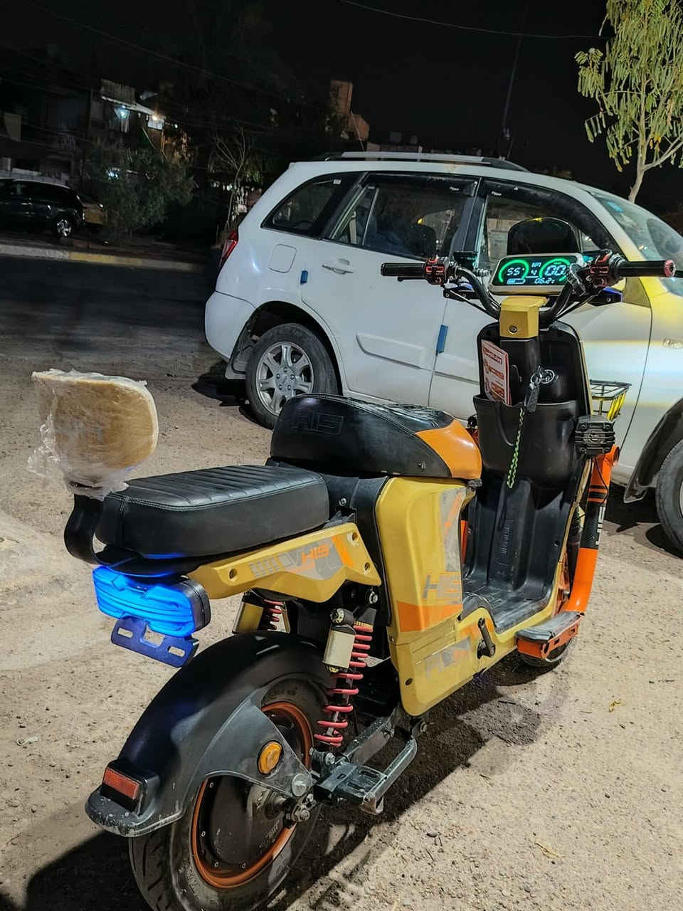 السلام عليكم عندي درجة شحن X900 ببع بطارية جدد 5 2026 مكانك بغداد درجة خلو درجة 2025 بيع او تراوس السعر 380 مجال شراي تصل رقم *********** حسين
