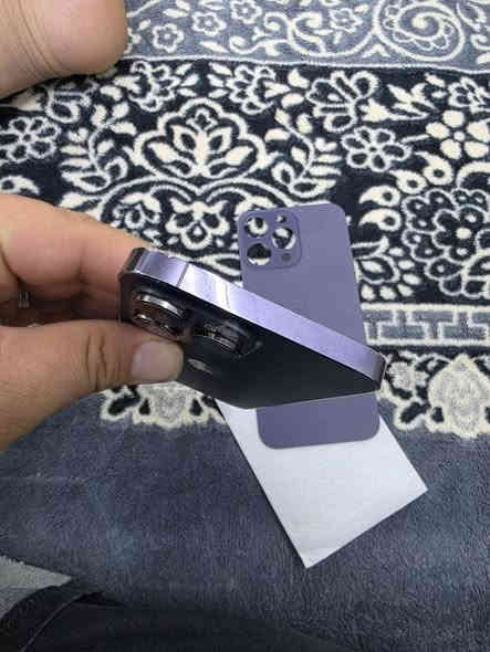 ئایفۆن چواردە پڕۆ ماکس
شتی جوانو  ماقوول
١٢٨ گێگاو یەک سیمو ئیسیم
شاشەی کەمێ وردە شوختی هەیە
بەشەرتی نەکراوەو دەست کاری نەکراو 
ڕێــژەی پــاتری  ٨٨ ی هەقیقی
بەس مۆبایلەکەیەو هیچی لەگەڵ نییە
تەنها پشتەکەی ئەو درزانەی هەیەو
پشتێکیشی لەگەڵە بەس گۆڕینی ماوە
نــرخی ٥٢٥  دۆلارو مــەجالێکی زۆر کەم
گۆڕینەوەو گەیاندن هەیە
***********  ـــ ڤایبەر وەتس ئەپ
  ***********  ـــ السليمانية
