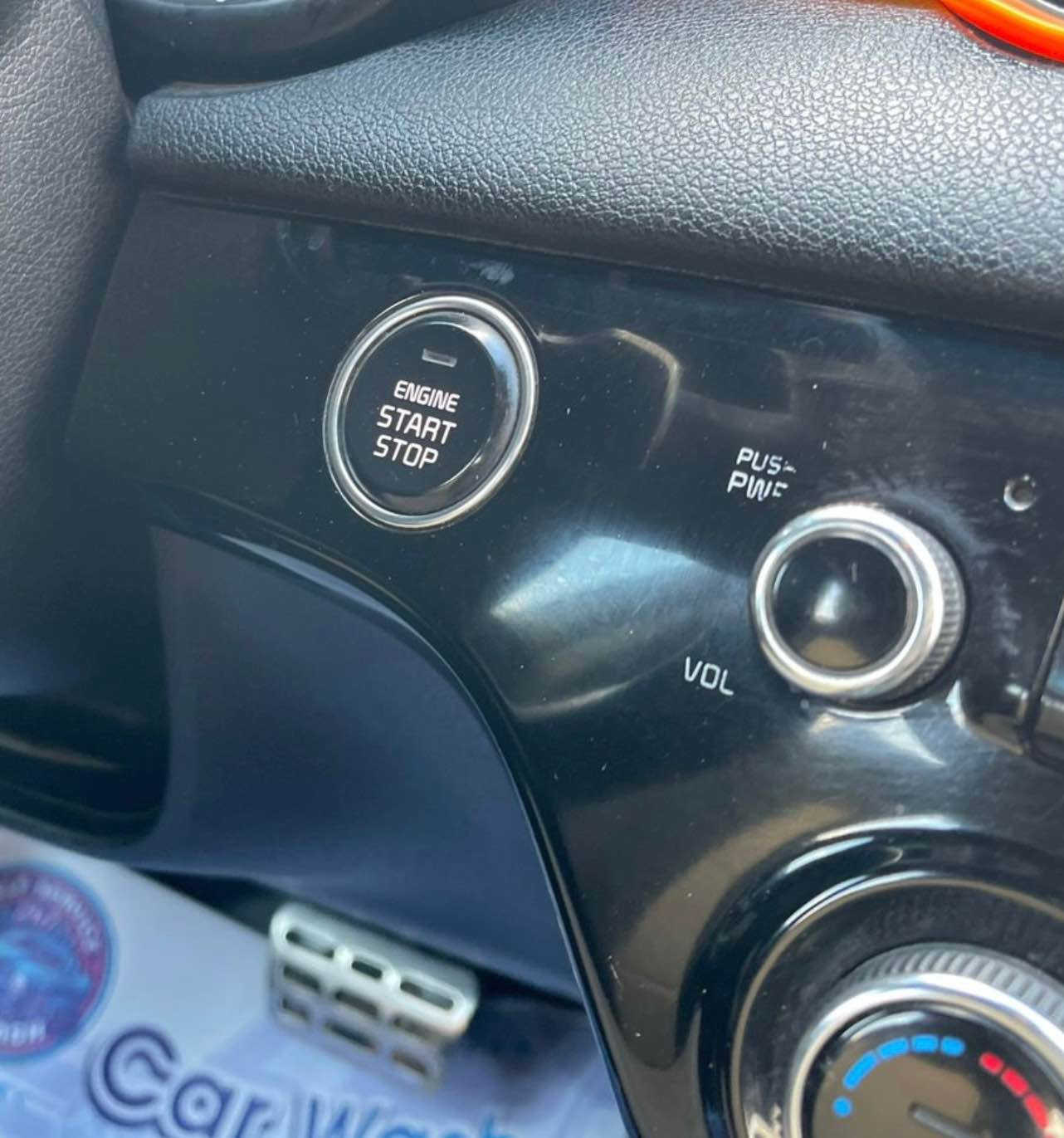 السلام عليكم جميعاً 
كيا سبورتج ازرق فيلي فول مواصفات رقم بغداد الجديد 
مكفوله من الصبغ ولحادث بس الدعاميه حادثه السعر 147 
بيه منضومة غاز جديده صدر جديد تخم تاير بصمه تشغيل كشنات كهرباء تدفئه ***********
ملاحضه شرط التحويل ضروري
خاص مامتواجد مكلف بلنشر بغداد, العراق
