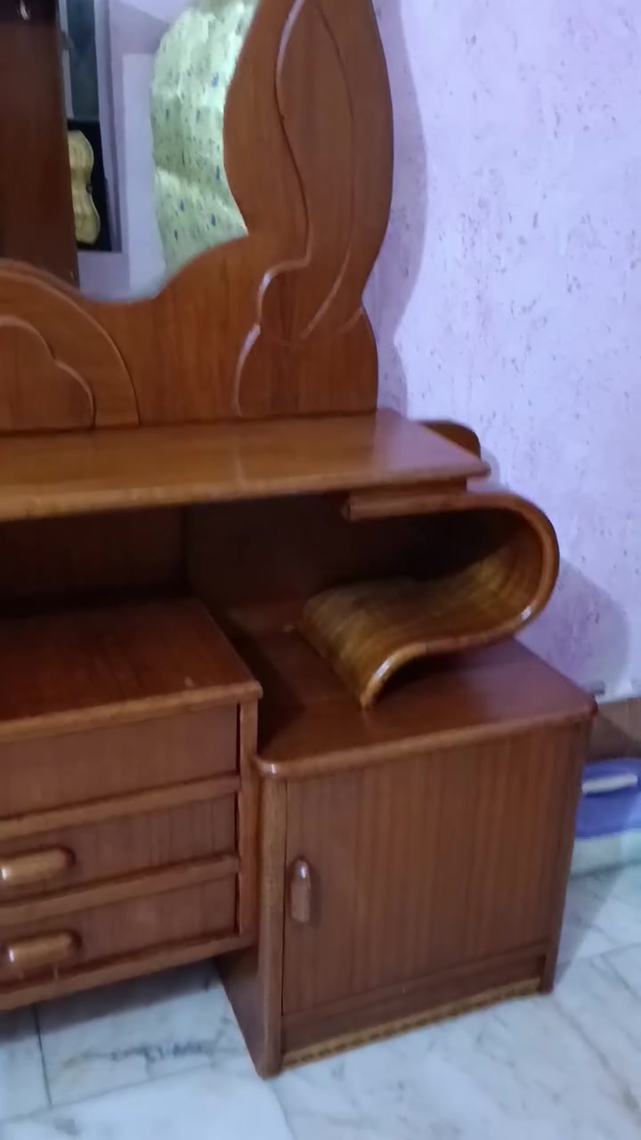 السلام عليكم 
موجود غرفه انجاره خمس ابواب شغل كلش ثكيل داخل وخارج صاج قاط وربع الظهر جرجوبه مكاني حله مركز (اكريطعه) سعره ٦٥٠ وبيه مجال قليل رقمي ***********
