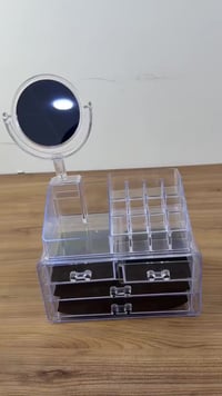 حافظة مكياج • مرآة دوّارة • ٤ أدراج