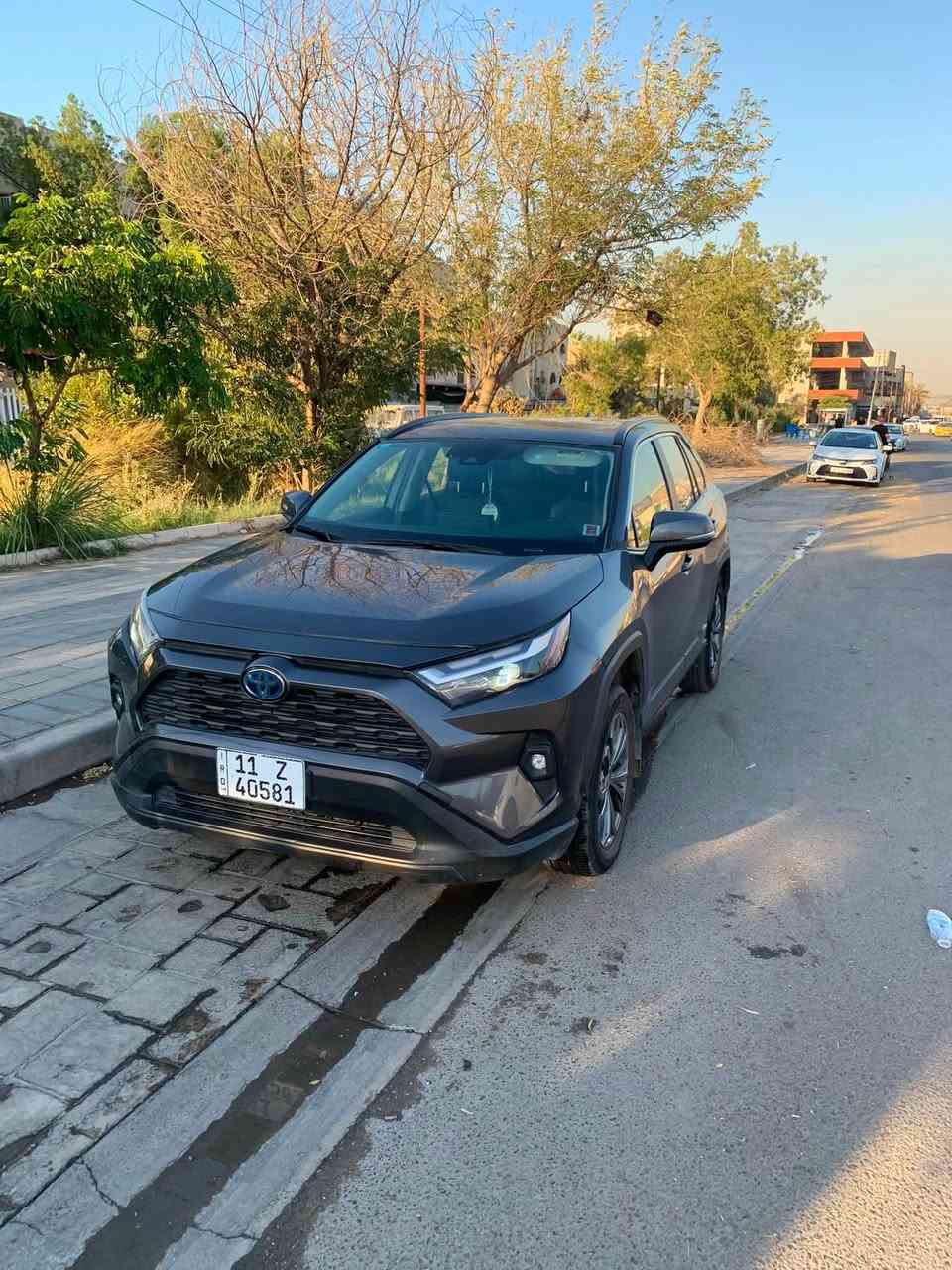 سلام عليكم 

تويوتا راف فور4 هايبرد 
موديل:2025 Xle Premium
سعه المحرك :2500 هايبرد 
وارد امريكي بدون حادث كلين 
مواصفات السيارة✅
فتحه سقف
فور ويل AWD
رادار امامي وخلفي وجانبي 
كامرا خلفيه 
حساسات 
نقطة عمياء 
تبريد قطعتين 
تحكمات ستيرن 
مثبت سرعه 
قياده اليه 
4 منظومات قياده 
كشنات تدفئه 
كشنات كهربائية 
شاشه لمس وكار بلي واندرويد اوتو
شاحن تايب سي 
شاحن اللاسلكي 
صندوق كهرباء 
دخول ترحيب ذكي 
أشاير بلمري 
السيارة مابيه اي نقص وجاهزه من كلشي 
مابيه حادث ولا صبغ ولا بارد 
السياره كلين بدون حادث بدون حادث  صور حادث موجوده وبيه سونار سيارة  وتحويل مباشر 
العنوان /بغداد السيدية 
الرقم ***********
السعر :271 وبي مجال للشراي
