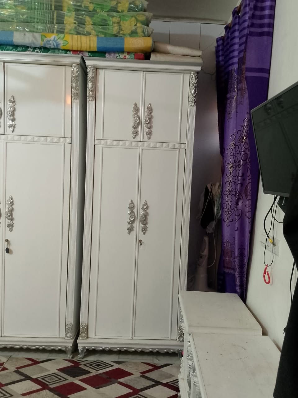 غرفة نوم صاج عراقي تسكام درجة اولى للبيع 
تتكون من 11 قطعة 
نضيفة جدا 
العنوان قضاء عفك 
***********
