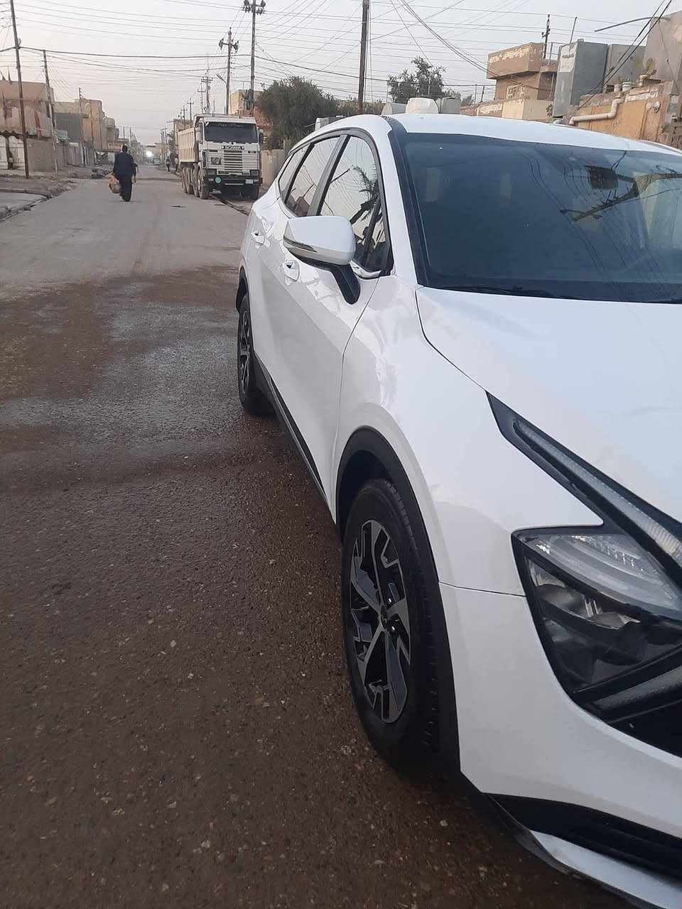🚗 للبيع: كيا سبورتج 2023 (فل أوبشن عدا الفتحة)
​الموديل: 2023 سياره مرقمه بغداد
​اللون: أبيض الملكي
​المسافة المقطوعة: 12 ألف كم فقط (شبه زيرو)
​الحادث: حادث بسيط وموضح بالصور بالكامل
​الموقع: بغداد - الدورة
​🌟 المواصفات والكماليات:
​🔑 تشغيل ودخول ذكي: بصمة تشغيل مع بصمة أبواب
​🕹️ تحكم كامل: تحكم مقود (ستيرن) وشاشة بالكامل
​📺 شاشة وكاميرا: شاشة عرض مع كاميرا خلفية عالية الدقة
​💺 راحة وفخامة: كشنات (مقاعد) كهربائية
​⚡ الجنطة (الصندوق): هيدروليك / كهربائية بالكامل
​🚨 أنظمة الأمان والردارات: ردارات واستشعار (يمين، يسار، أمامي، خلفي)
​🛞 العجلات: ويل كب بلادي مميز
​✨ التعديلات: ترتيبات وملصقات أنيقة جداً ولائقة بالسيارة
​💰 السعر: مناسب جداً وقابل للتفاوض البسيط بعد المعاينة (اتصل وبيك خير وتدلل).
​📱 للاستفسار والتواصل المباشر: ***********
​الله يرزقك البيعة الطيبة الصالحة اللي تسر خاطرك، ويجعلها فاتحة خير بركة عليك وعلى المشتري الجديد!
