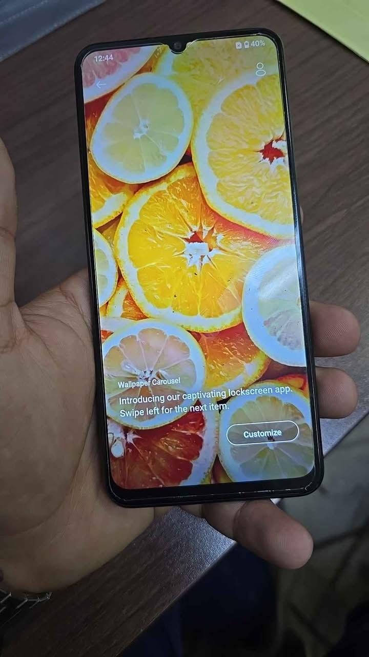 السلام عليكم 
تلفون ريلمي c51 ذاكرو ١٢٨ شغال نظافتة كبالكم بي فقط تراب شوية جوة الشاشة صاير 
سعرة ٥٥ الف 
مكاني عطيفية 
*********** بغداد, العراق

