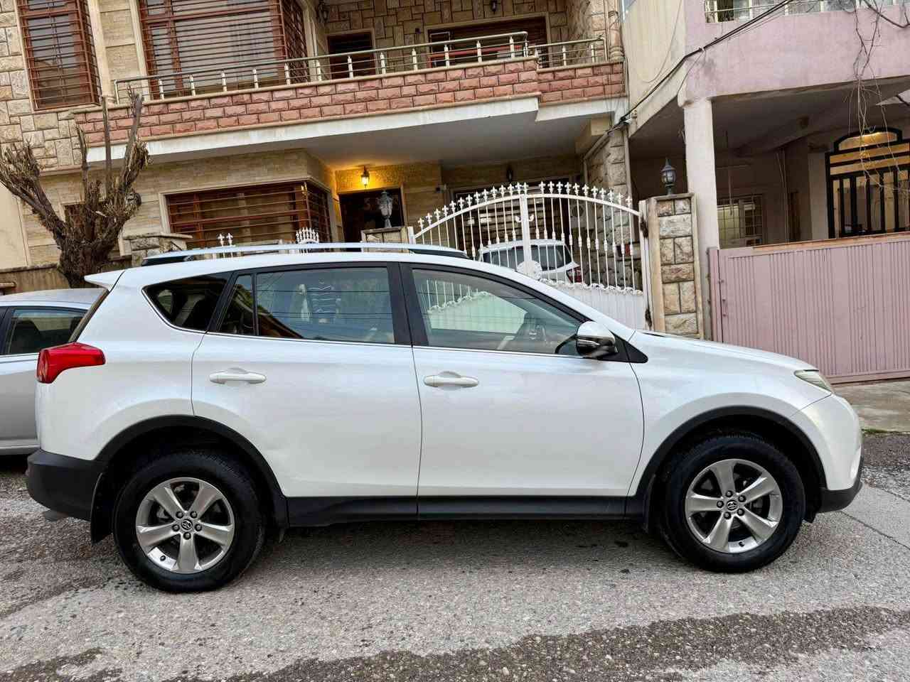 Toyota rav 4 2015
مەکینە ٢.٥ دەبڵ ئەکسل خلیجی   
نرخی ١٨٠ گەڵا و مەجال
*********** السليمانية, العراق
