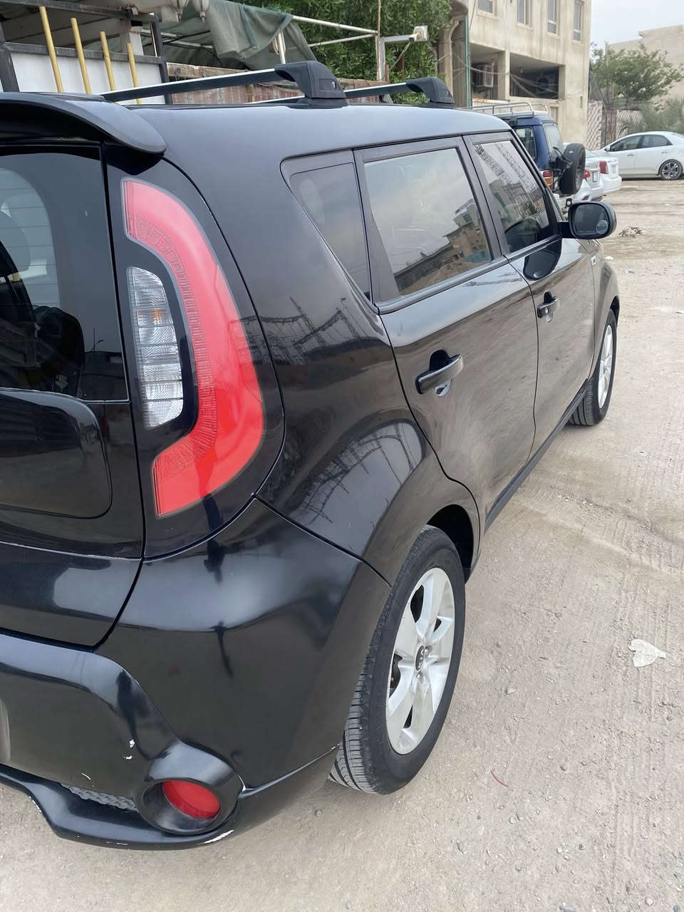 كيا صول مديل 2018
رقم كربلاء مشروع وطني باسمي 
وارد أمريكي حادثها باامريكا بس جاملغ الايمن مبدل بدون دواخل وبدون ايرباك
والصندوق بس شبرين حادث بلبصره
والمجاملغ الأيسر شبر بارد

محرك 1600
تبريد ثلج 
تخم تاير جديد 
محرك كير كفاله 
السياره كلها رقم واحد 
مكان السياره بصره
السعر 115
***********
