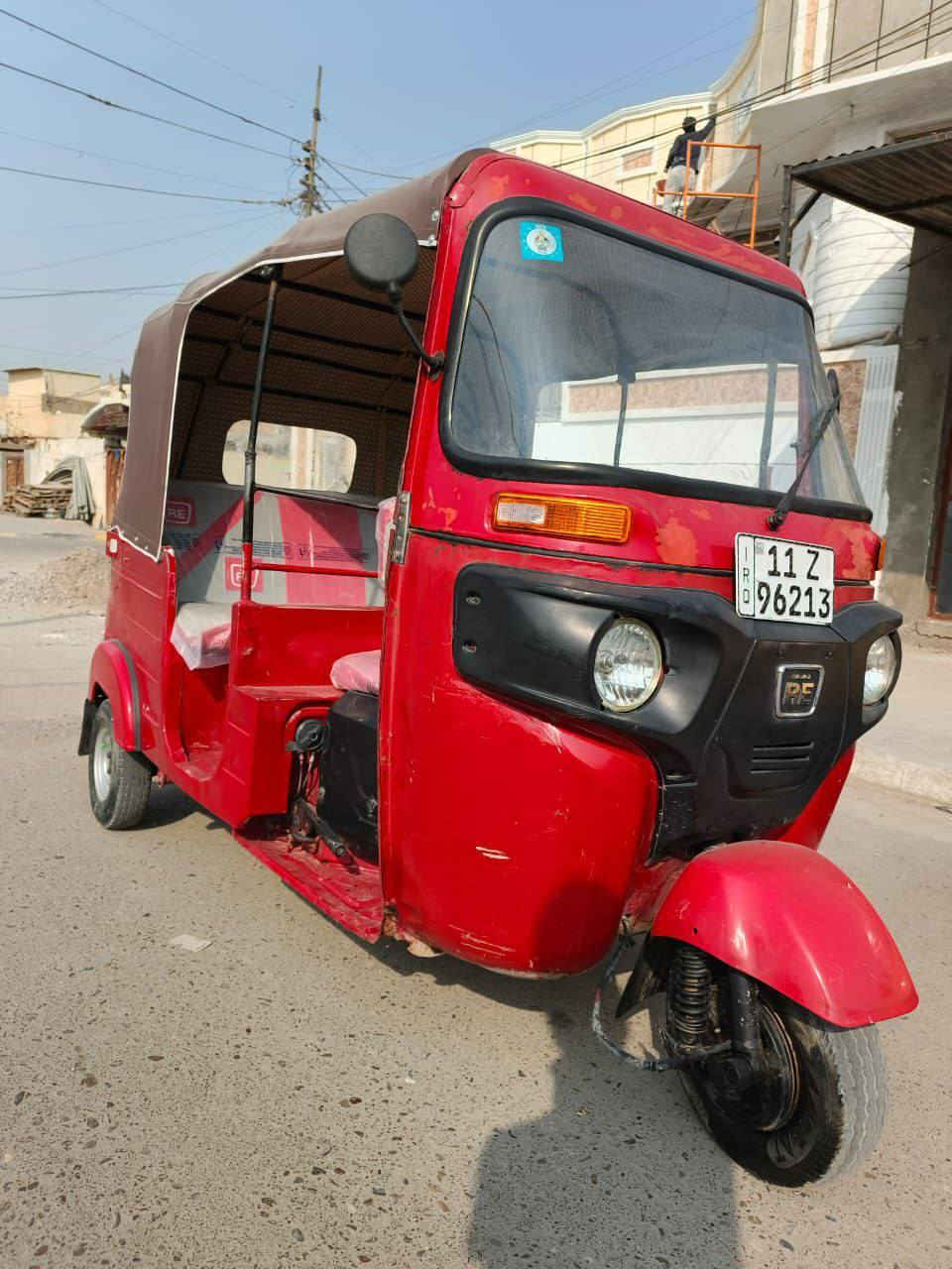 السلام عليكم
تكتك للبيع رقم وسنويه بسمي
مديل ١٨ مابيها معجون
معمره تعمير مال جناي
العنوان جسر ديالى القديم
***********
