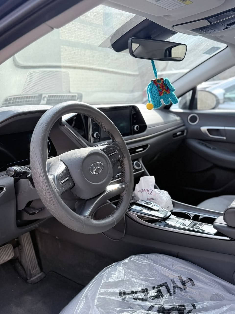 للبيع
Hyundai Sonata Sel
موديل// 2022         
محرك// ٤ سلندر 2.5gdi

ملاحظة:- حادث بين باب السائق والخلفي
ارباكات كلة سليم
رقم بغداد معوقين
سعر 175ورقة و بيها مجال بسيط 

مكان سيارة/ البصرة 

رقم تليفون/

***********

مواصفات⬇️ 

بانوراما
گيج الكتروني
ستيرن هيتر
شحن وايرلس

بريك كهربائي

‏ Auto Hold

وضعية قيادة( Eco-Normal-Sport-Smart)
