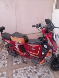 للبيع دراجه شحن نوع His x900ملف 200اربع سرع سرعته 100بل حقيقي 70 باتري...