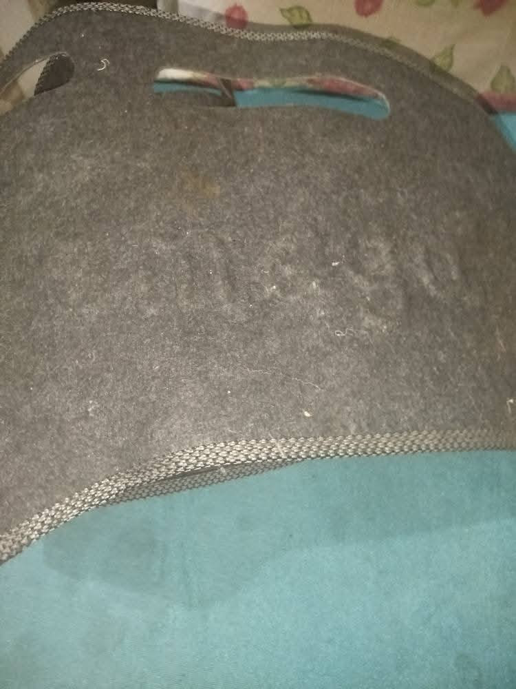 السلام عليكم ورحمه الله وبركاته اني من جنت بالعراق جان عندي اوبل اوميكا 90 بعتها ووراها سافرت عندي اغراض بقت يم اخوية اريد أبيعها وكدامكم بالصور هي واسعارها اريد اخلص منها فدوة هي يم اخوية ببغداد حي العامل وماعدنا توصيل الي يحب يتواصل معي خاص و بعيوني
المسجل سعره 7000 دينار 
البك لايت سعره 12000 الف
الشباك الجديد 23000 الف 
الفرشة مال دشبول 7000 دينار 
القابضة مال كير 3000 دينار
غلاف جداحة 7000 دينار


**إذا كنت صاحب هذا الإعلان وتريد حذفه لأي سبب، رجاءا أرسل رسالة إلى الدعم الفني**