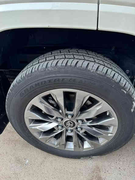 السلام عليكم 
لاندكروز 2024 خليجية كفالة عامة
ساززز تطبيق بعده بل ضمان سيارة
ماشية 30 الف 
السعر 70$ يعني سبع دفاتر وبيه مجال بسيط
عنووان بغداد سيدية
***********
