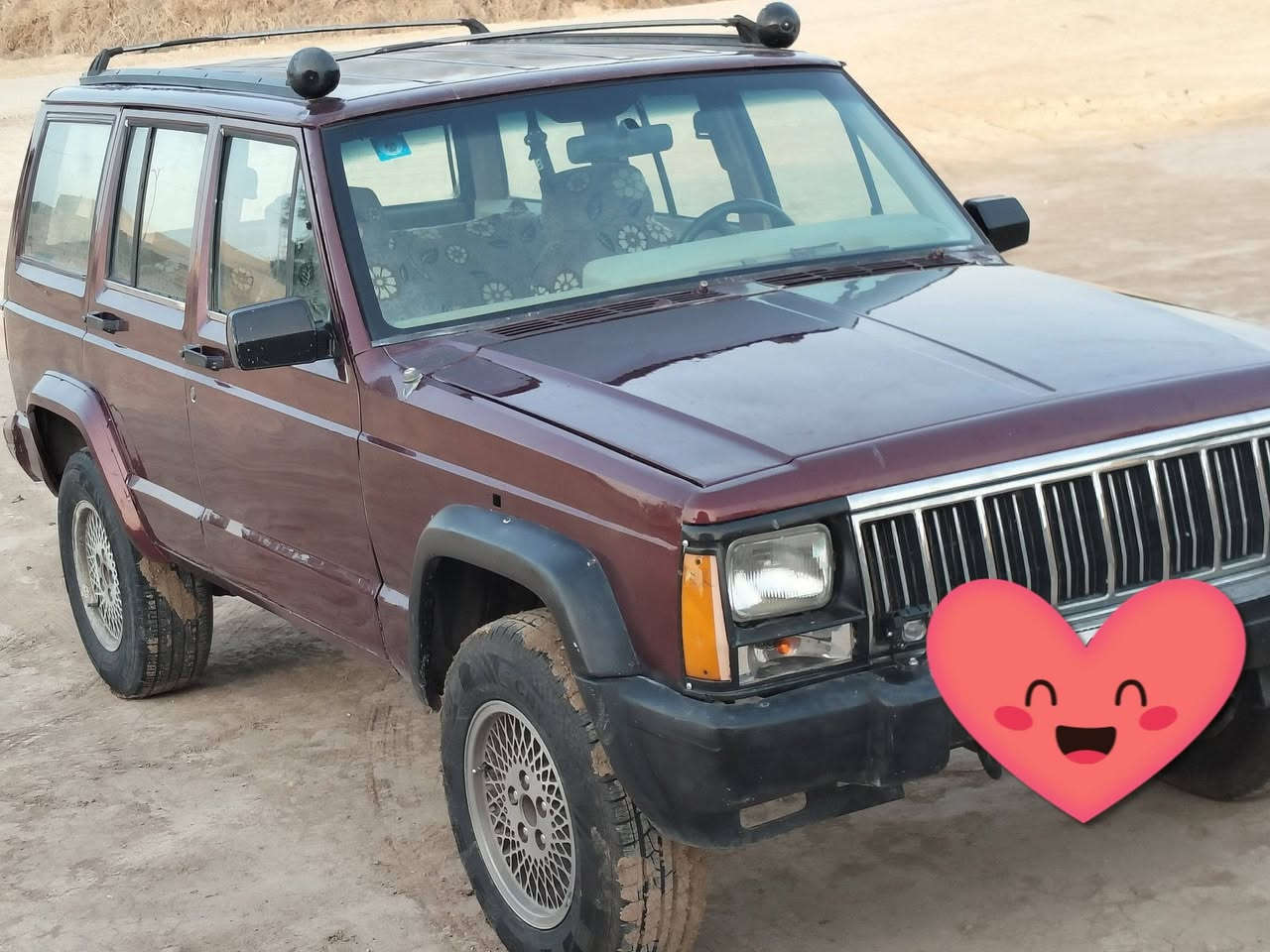 السلام عليكم
سياره جيب شيروكي محور 
موديل1992 سنويه صادره 20/1/2026  لحد سنه 2031
هزه جديده ورقم انكليزي مشروع وطني مصبوغة جماليه السعر46 ورقه العنوان محافظه واسط قضاء الموفقيه
رقمي ***********

