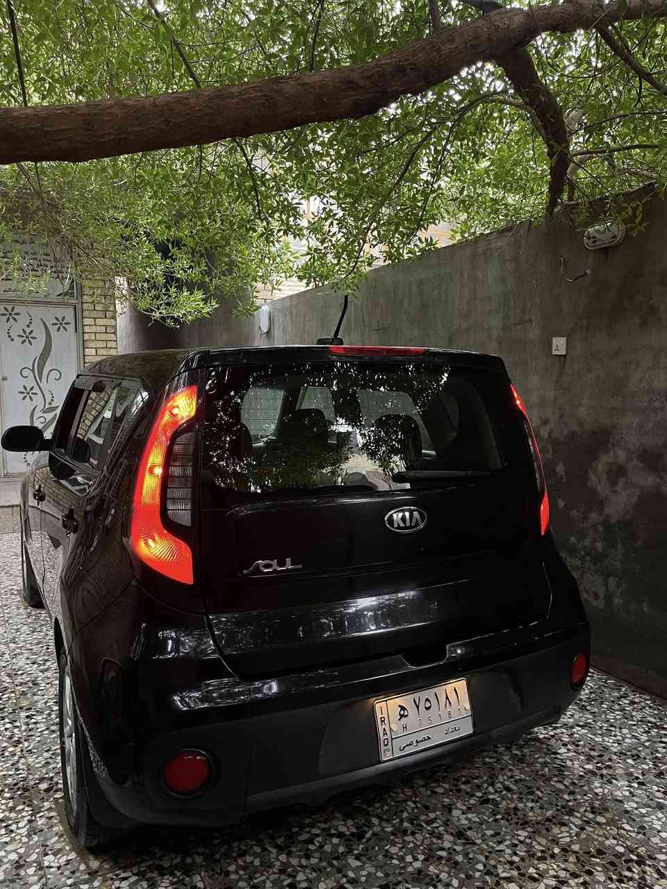 السلام عليكم ، كيا صول رقم بغداد  2018 محرك 1600 ماشية 62 الف ، وارد امريكي ضررها دعامية امامية و صار بيها طخة بالبنيد ، سعرها 125$ وبيها مجال ، السيارة نضيفة و مرتبة و استخدام شخصي ‭0771 387 5369‬
