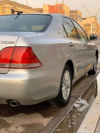 كراون شاهينه • ٢٠٠٤ • محرك ٢٥٠٠