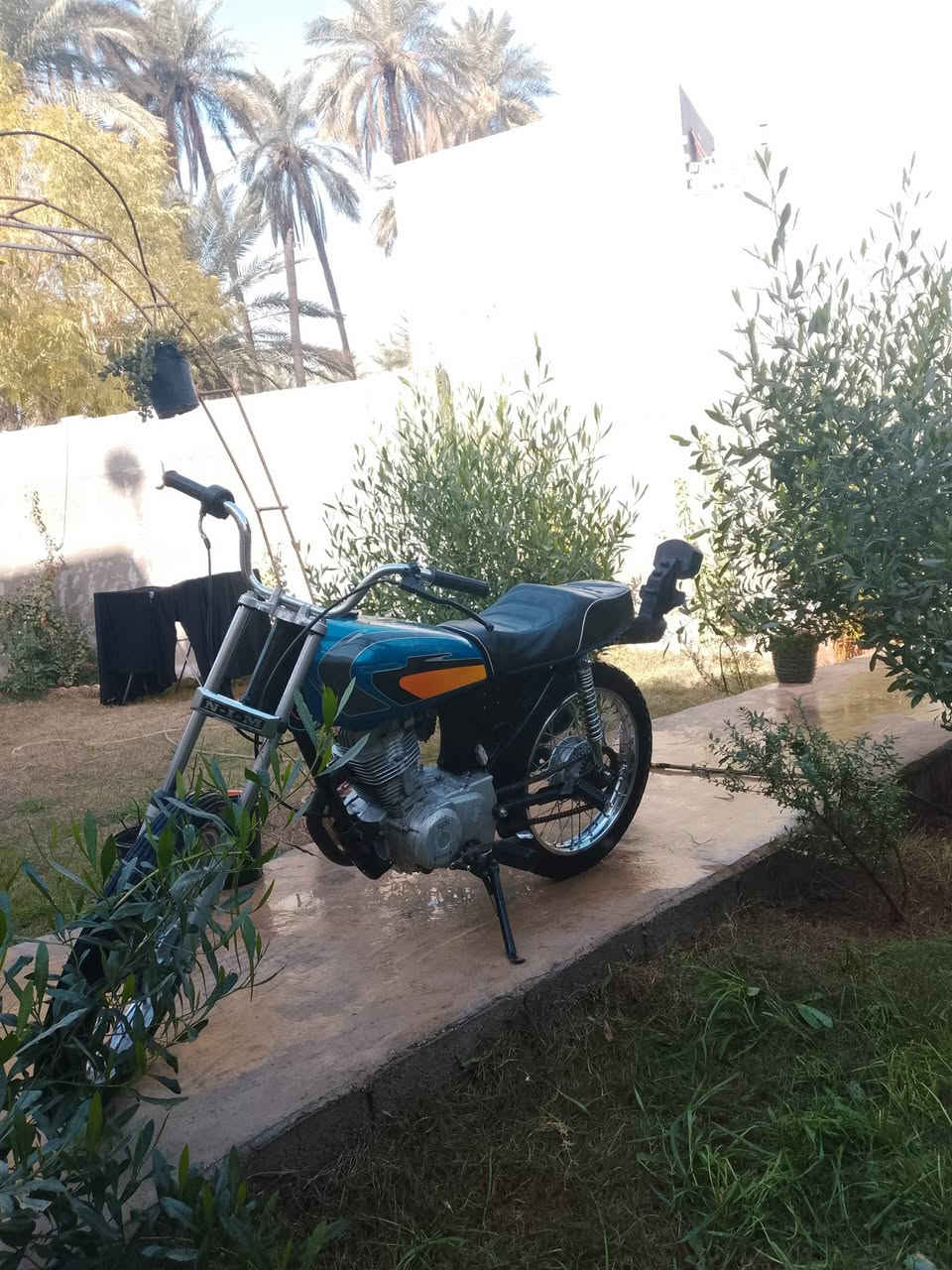 سلام عليكم دراجه للبيع الدراجه حلوه ومكينته ناعمه السعر ٣٠٠ وبيه مجال الطيبين العنوان ديالى بعقوبة الوثبه الرقم ***********
