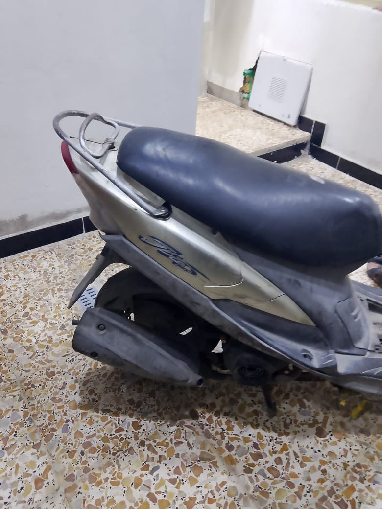 دراجه ماكس منغولي كفراتها كامله الدراجه متروكه نقصها بس كابريتر أبيعها على طفيتها مكينتها حلوه ناعمه 
السعر 300 بيها مجال 
بغداد مدينة الصدر 
غير متواجد على الفيس أو واتساب 
***********
