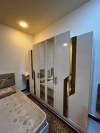 غرفة نوم شبابية • استعمال قليل • ٥ قطع