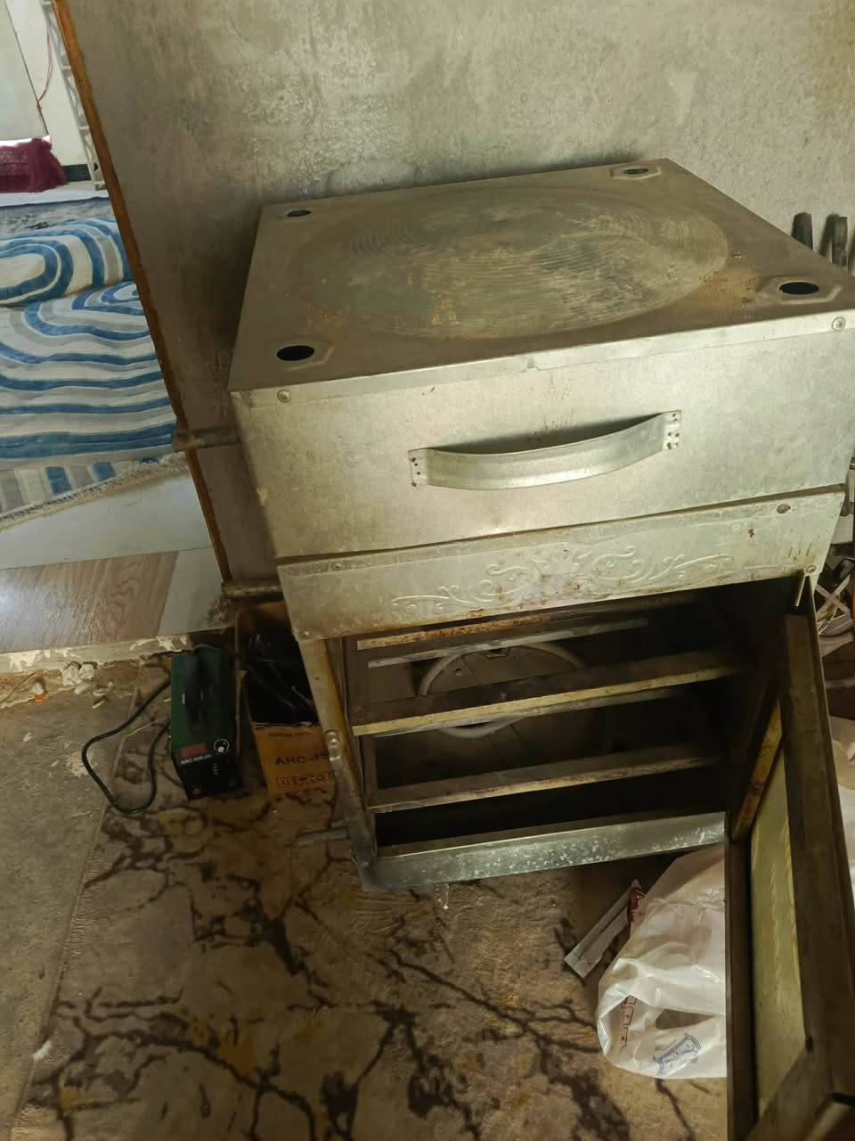 هذا  فرن وهوه تنور وللسياح يستعمل بعده جديد والله مامسختدمته هواي رايدته ب 35 الف


**إذا كنت صاحب هذا الإعلان وتريد حذفه لأي سبب، رجاءا أرسل رسالة إلى الدعم الفني**