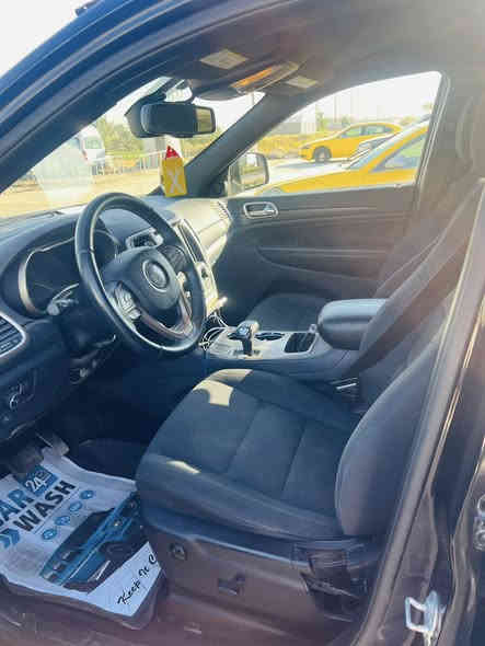 جيب لاريدو موديل 16 سيارة جديدة تشغيل عن بعد سوداء كاملة السيارة
‏ناقص بيها استفسار اكثر ‏اتصل على الرقم

***********‏
