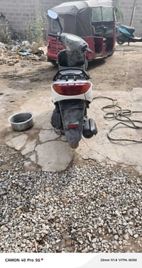 دراجة بريز نضيفة كفرات اصلية كهربائات شغالة دراجة نضيفة جداً سعر 450مك...