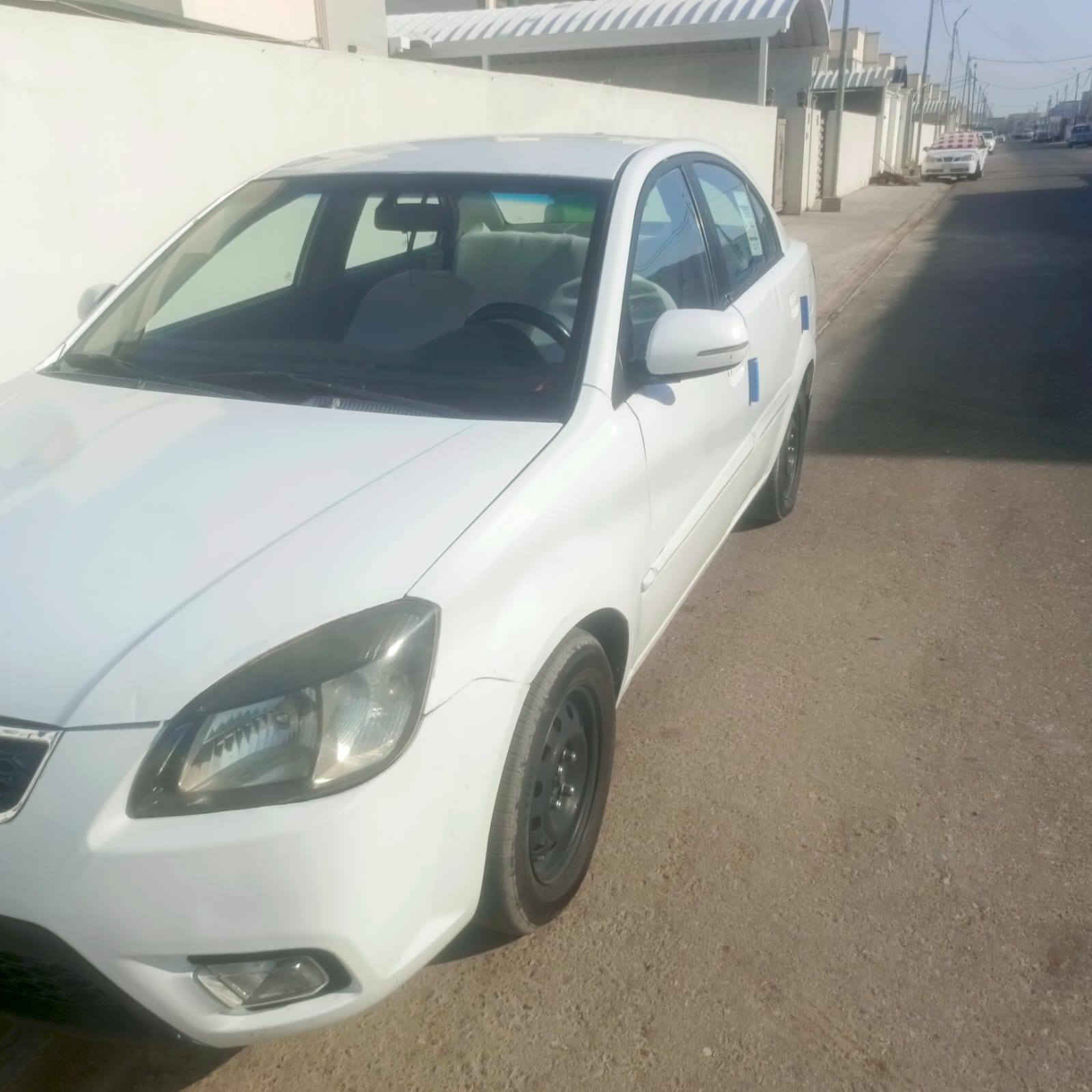 كيا ريو 2011
سياره بيه 3 صبغ 
محرك كير مكفولات
محرك 4 سلندر 1600cc
مواصفات عاديه 
بسم شركه حسين عثمان
مكاني نجف 
السعر 77 وبيه مجال 
للتواصل ***********
