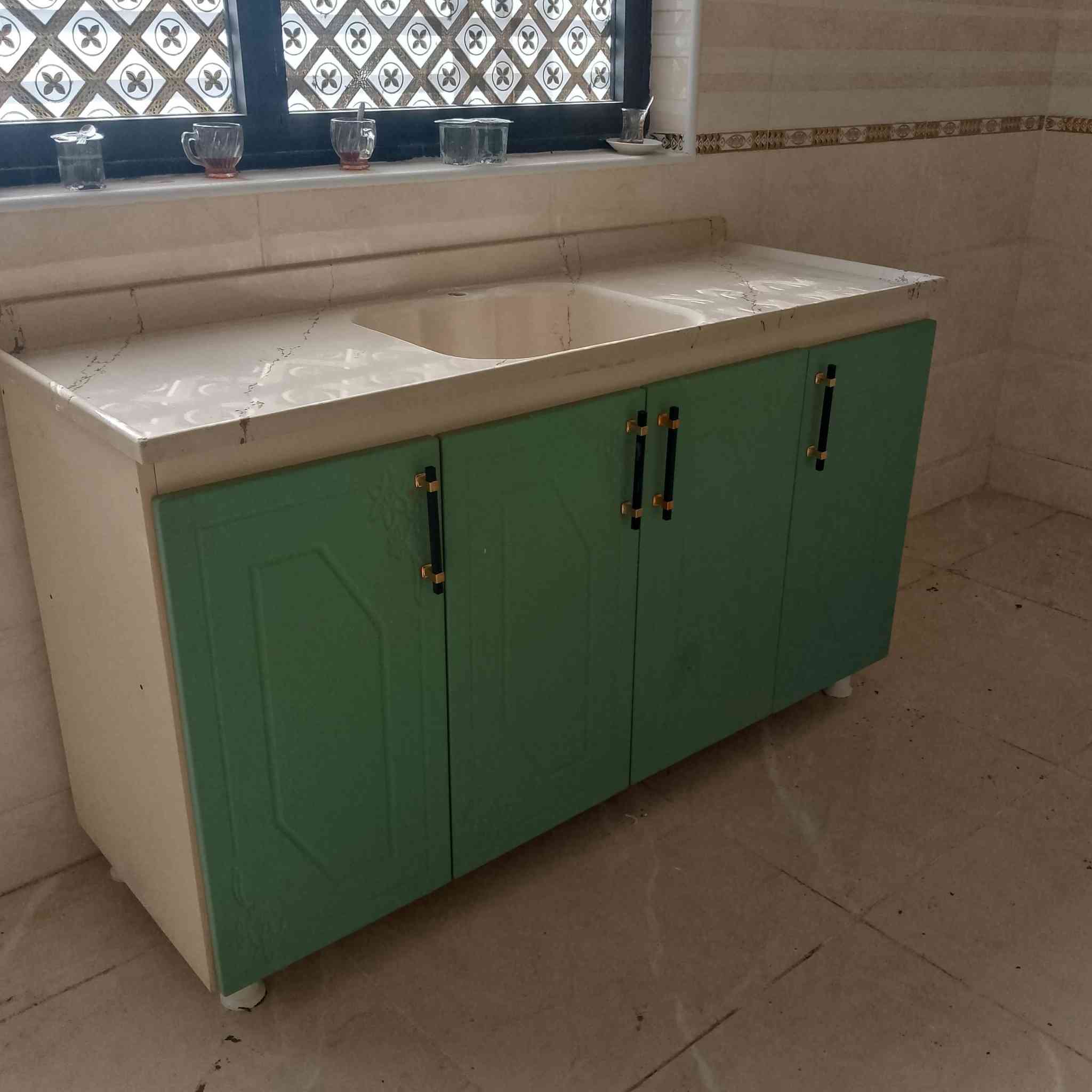 كاونتر وسنك لبيع خشب تركي hdf درجة اولى ضمان 4سنوات مع خدمة توصيل مجاني محافضات ***********
