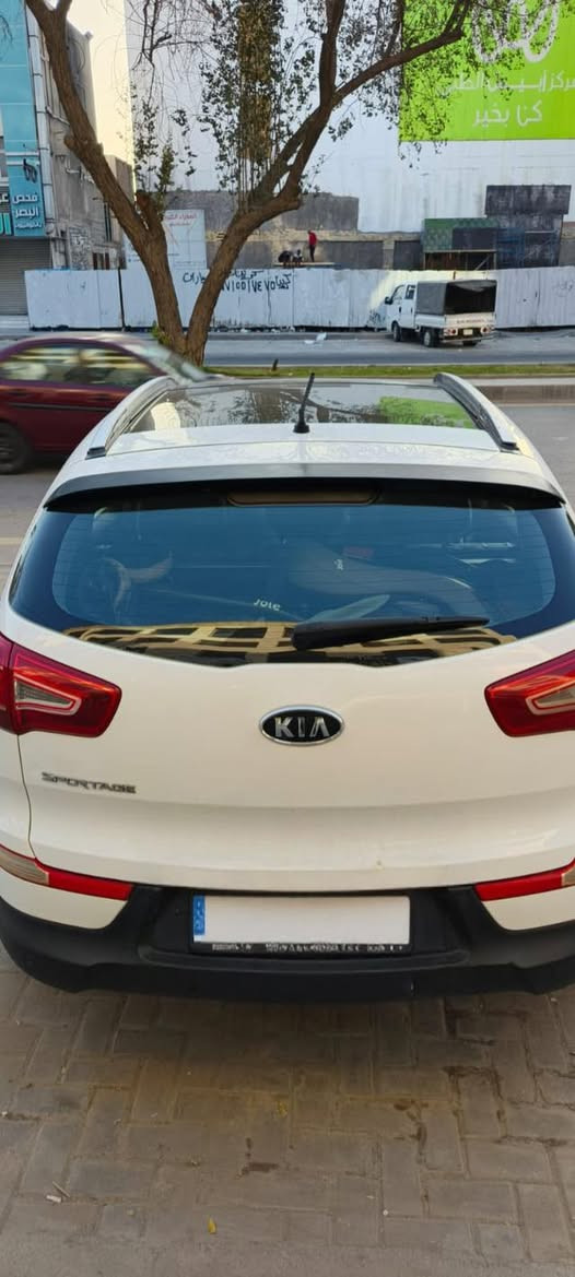 سبورتج خليجي 2011  
ماشيه حقيقي ٢٦٠ ومن تعبر ١٢٠ الجرس يشتغل
مكينه ٢٠٠٠ دوش المرغوب
بانوراما 
مري شفط 
كاميرا خلفيه ابلاديه
شاشه تاب 
حساس خلفي
تخم تاير جديد
خمسه ويل كب 
مازدات امامي جديده
منظومة زنون 
سياره مال بيت كلشي بيها بلادي 
فقط قطعه صبغ بدون دواخل جاملغ ايمن امامي 

كير مكينه وضع شركه
رقم بغداد الدولي وهزه جديده باسمي شرط التحويل 

مكانها  بغداد حي الاعلام
او معرض دار السلام
بالبياع

للاتصال ***********

السعر علق رقم 1 يصل اليك مباشر
