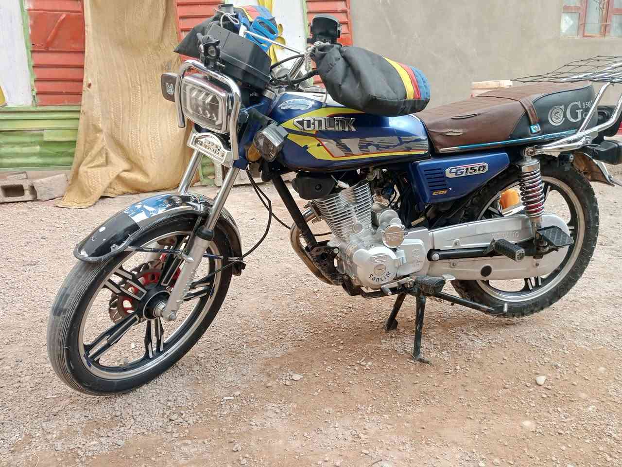 سلام عليكم شلونك شباب
دراجه سونك موديل 23 نضافه فول
شرط محرك مو مفتوح نضافته مثل ما واضح بل صوره
وصلت 550 عندك زود حياك الله ومثل ما وصلت ما بيع
(*********** رقم 
ادمن 🌹
