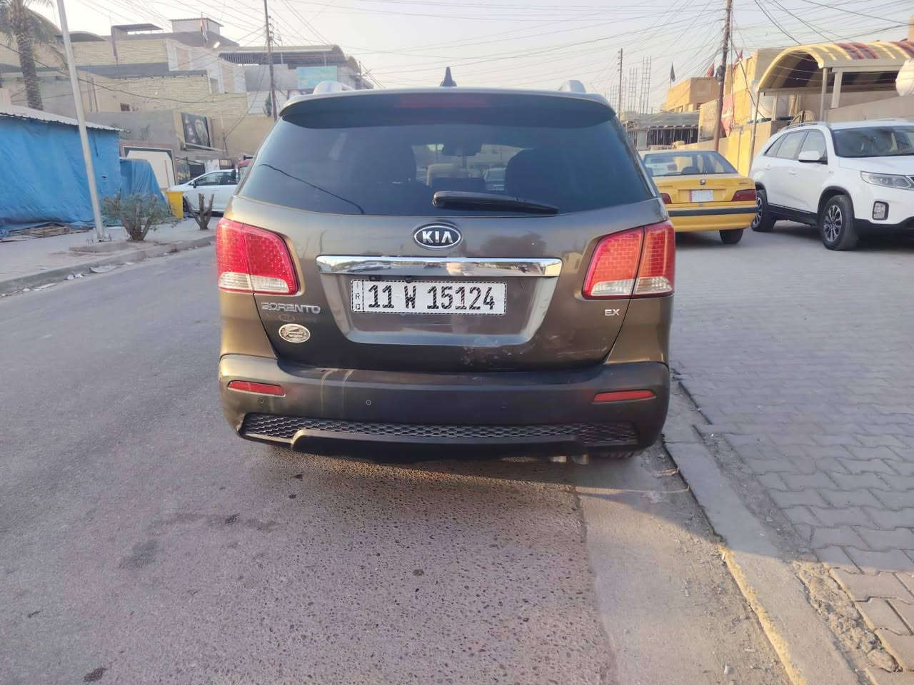 سلام عليكم  شباب  كيه سورنتو موديل 2013واردامريكي حادث بنيد مبدل ولباقي ليبل واحد وبيهه جاملقين الماميات مصبقات بس لابيهن ضربه ولا مصلحات السياره فول من عده البني رومه كير ومكينه مكفولات مكينه 4سلندرالشواصي ولغود مكفولات ماشيه 97الف السعر المطلوب 135وبيهه مجاب حك الجيه عنوان السياره بغداد ناحيت الوحده قرب مجمع بسمايه السكني واي ستفسار هاذه رقمي ***********
