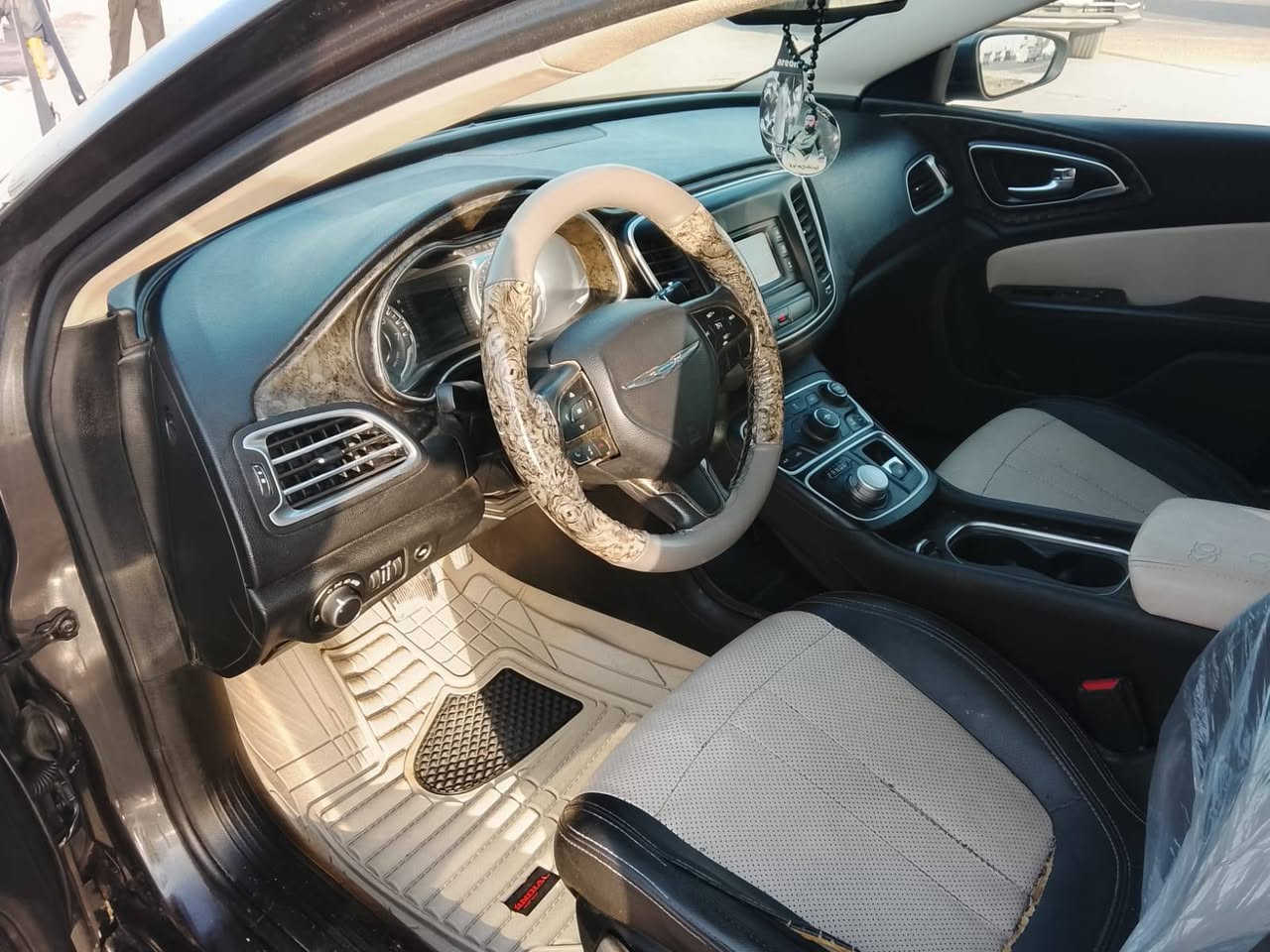 سياره c200 موديا2015 مابيه حادث داخله غرق للدوسه فقط سونارها موجود مكفوله من كلشي محرك وكير تبريد حداديه تخم تايرات لايت زنون سياره مكفولة من الدعاميه للدعاميه بيه شخطين مبين بالتصوير رقمها ذي قار باسمي مشروع وطني تحويل ثاني يوم مكانه بصره كرمة علي السعر 112 التواصل على الرقم *********** مكلف بالنشر
