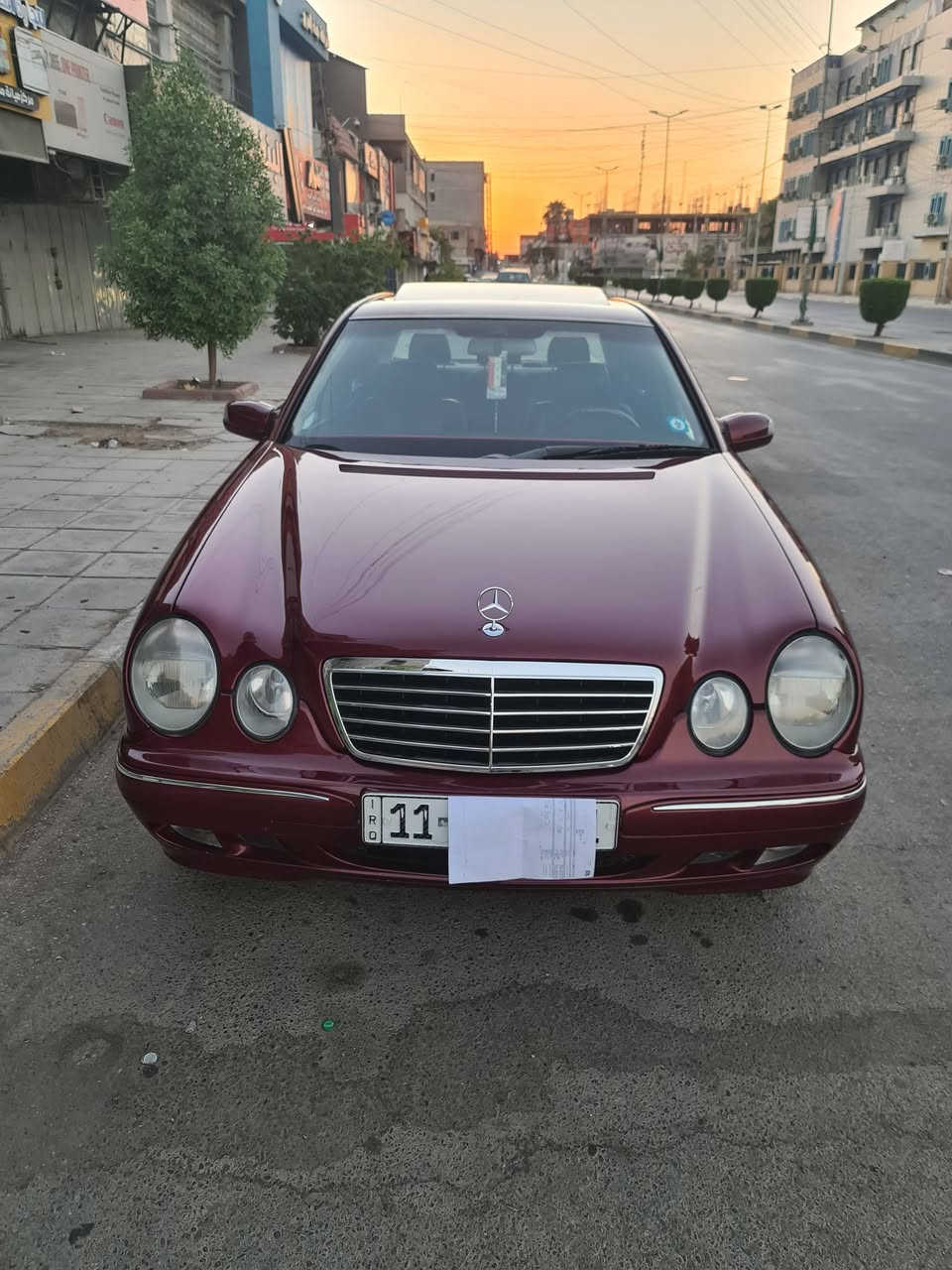 السلام عليكم مارسدس أم عيون موديل 2000 رقم بغداد كامل مواصفات محرك V6 المرغوب مصبوغه عام بدون ضربه مابيه أي نقص كير محرك صدر تبريد ثلج بأسمي تحويل ثاني يوم السعر ١٢٥ وبيه مجال بسيط مكان السياره بغداد الغدير للتواصل على الواتساب ***********
