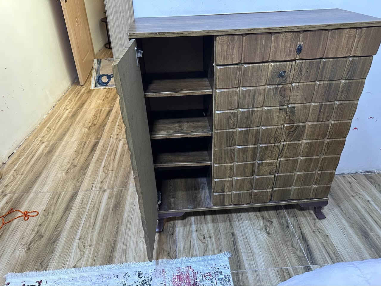 شوين بيلاو بو فروشتن زوه ر بي عيبو تازيه سعري ٢٥ هه زاره
له سليمانيم زماري موبايل *********** السليمانية, العراق
