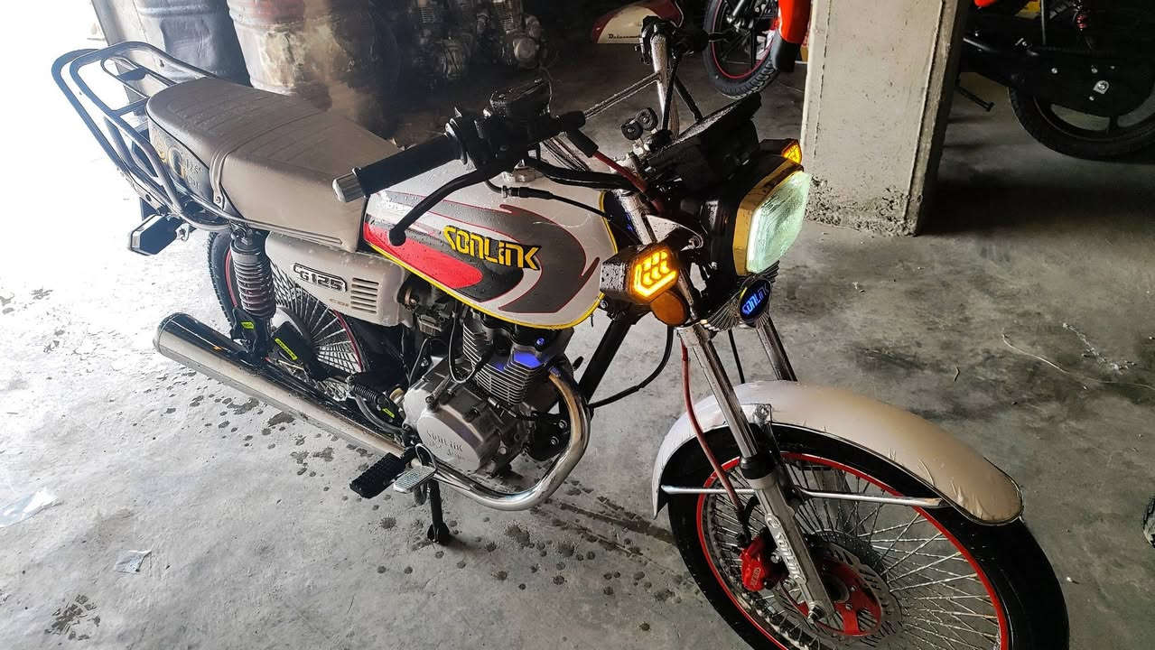 للبيع دراجة سونيك اصلي موديل 25 5 نمر نضيفة محرك شرط كهربايات كامل شرط نضافة سعرة630 بي مجال للطيبين اذا شراي احسب خاطرة موجود خاص


**إذا كنت صاحب هذا الإعلان وتريد حذفه لأي سبب، رجاءا أرسل رسالة إلى الدعم الفني**