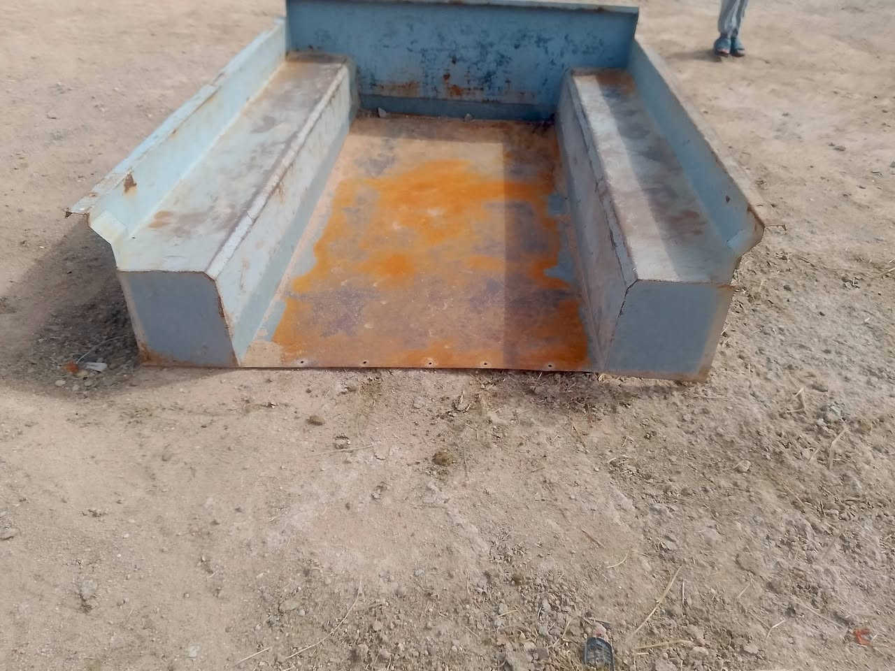 غلاف مال بيكم تك كلشي مابيه الصلي البغدادي نضيف بس بيه جنزار بسماغاسلينه السعر 210 بيه مجال مكاني نجف الاشرف حتاء البطانه وياه وجان به كريز رقم الهاتف ***********
