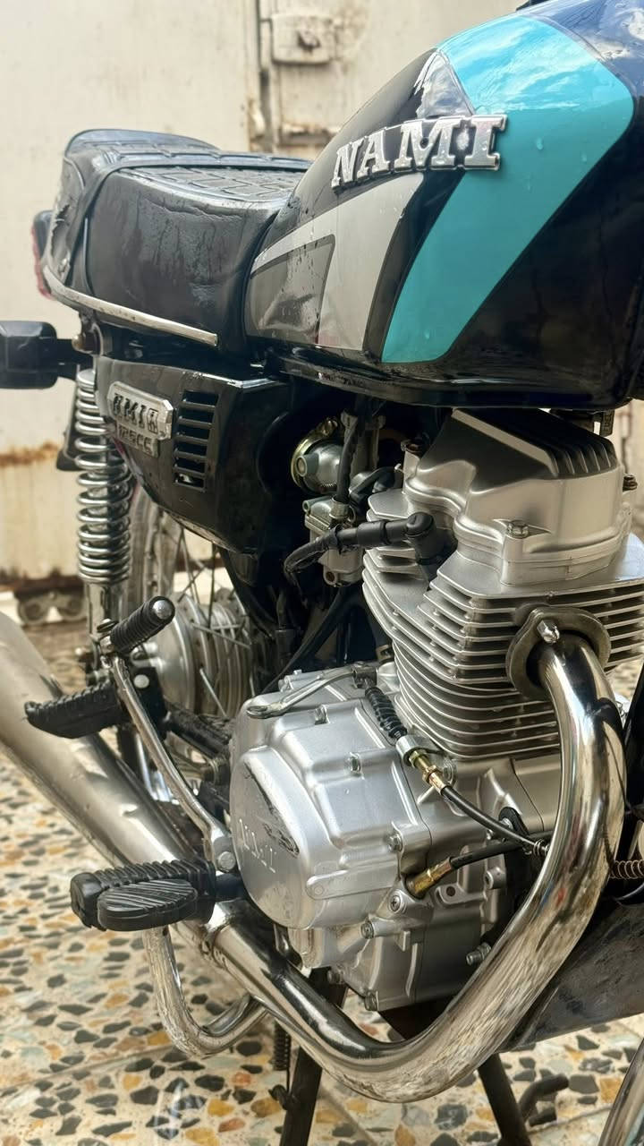 للبيع
السلام عليكم دراجه ايراني اصلي شلامجه الوكيل سيد خلدون موديل 2023 اوراق كامله، المكينه ما مفتوحه ابد والنظافه كدامكم السعر مليون و350 وبيها مجال شي بسيط لشراي رقم التواصل 
***********
