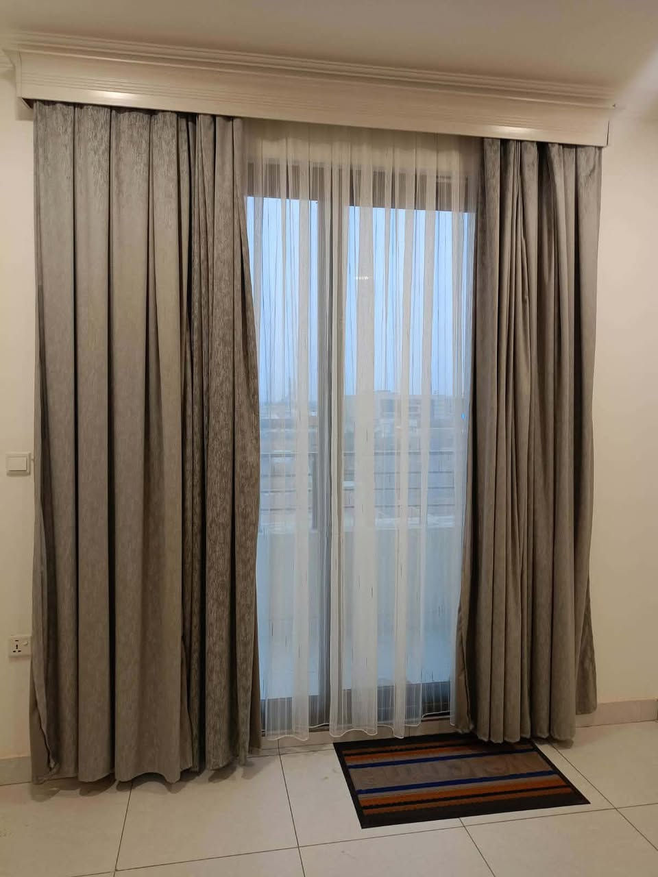 ميز تلفزيون 75
كومدي جديد 30
بردات سعر الوحده 40 جديدات
ثلاجة 100
مجمده 150
جزامه 15
ميز 25
حي ضباط الثانيه
للاستفسار ***********
