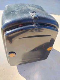 صندوق دلفري حجم كبير صندوك نضيف عيبه جان احمر صبغته اسود السعر 25 بي م...