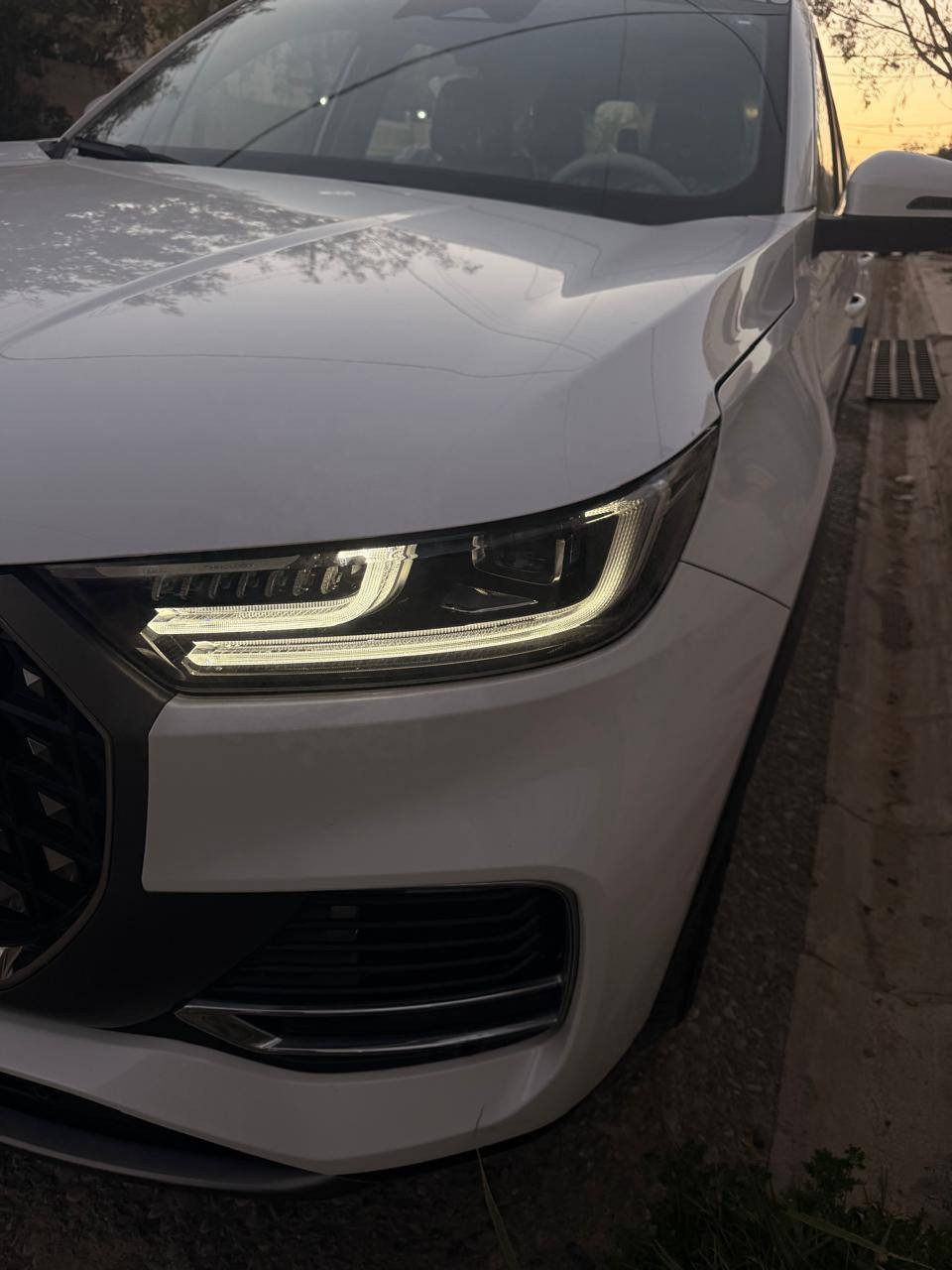 سلام عليكم تيكو 8 برو ماكس رقم اربيل فول موصفات
داتة شو
كامرات ٣٦٠ درجه
حساسات ٣٦٠درجه
كشنات جلد وكهرباء
بلجن هايبرد
٣انضمه قياده
كشن خزن
رادارات
تبردين قطعتين
ثلاجه داخليه
اناره محيطيه
شاحن السياره الاصيلي
اضافه ٦ عطورات داخليه استخدامها ويه التبريد او التدفئه
اشاير بل مري
سايتروف بنرامه قماره
سماعات سستم سوني
ترحيب من تتقرب عليها
اوامر صوتيه
نقطه عميائ بل مري الجانبيه

وبعد بيها هواي موصفات
ماشيه فقط ٢٠٠ كيلو بس ترقمت يعني زيرو 
ضمان ٦سنوات والبطاريه ٨سنوات دفتر ضمان حقيقي
رقم ***********
سعرها معروف بل سوق بس كودن متوازي اريد ابيع
