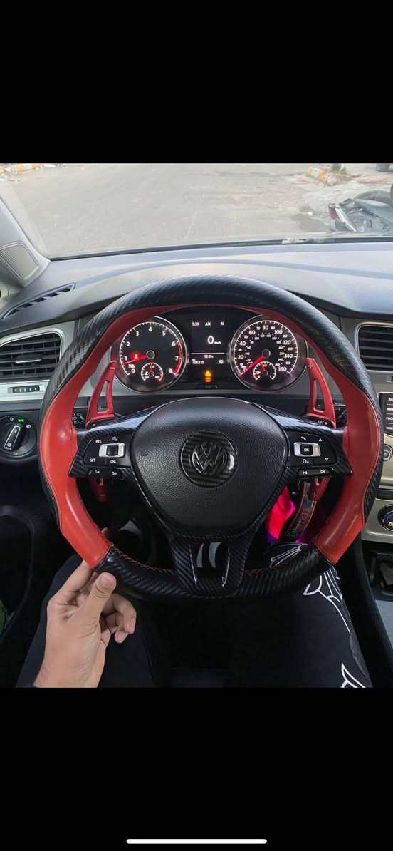 السلام عليكم ورحمة الله وبركاته
للبيع 🚗�فولكس فاكن جولف 2015 MK7

المكينة: 1800 تيربو – اقتصادية وقوية بنفس الوقت.�الممشى: 110 ألف ميل.�رقم سيارة مميز كلش حلو – رقم أربيل.

السيارة نظيفة جداً وما بيها أي قطرة صبغ، وكالة ومكفولة كفالة عامة. سيارة كلين �حالتها ممتازة واستخدام خفيف، بيها فقط بارد خفيف بالجاملغ الخلفي.

المواصفات:�• نظام شفتات + سبورت كير أوتوماتيك�• عطاس (صوت) حلو للمكينة�• داش كام 4K كاميرا أمامية وخلفية�• شاشة أصلية للسيارة حجم 10 إنج

السيارة بيها إضافات حلوة وهواي ميزات، وتعتبر فرصة للي يدور سيارة نظيفة واقتصادية.

السيارة باسمي والتحويل فوري ثاني يوم إن شاء الله.

السعر: 125$ ورقة �وبيها مجال بسيط للشراي.

للاتصال أو التواصل واتساب:�***********
