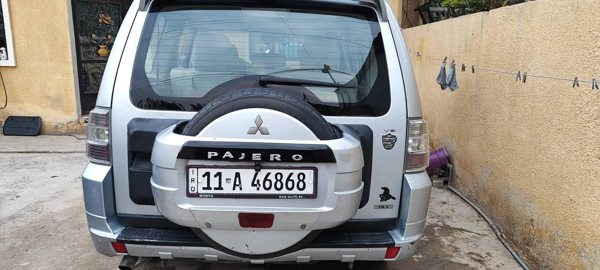 السلام عليكم باجيرو موديل 2008 خليجي مكينه 3000 حبتور فول موصفات ثلاجه بيهاو تبريد ثلج و تدفئة السيارة بأسمي موضح اني بلفيديو شبيها السيارة و ارجع اكرر جاملغين رش فقط اي ضربه مابيه دگه جاكوج مابيها  لان جردن تعرفون هذا لون يجرد السيارة خير من الله وين متريد روح بيها رايدها 115 وبيها مجال للطيبين مصفرة غرامات كلشي ما عليها العنوان البياع ((سويب)) رجاءا رجاءا لحد يكسر بحلال
***********
***********
