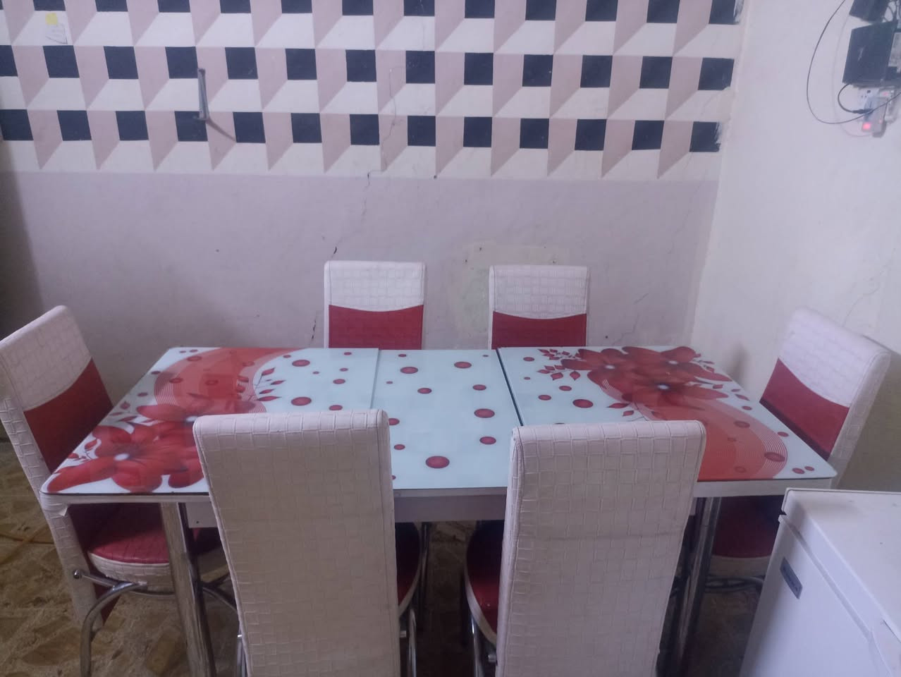 للبيع سعر ٧٥
***********
