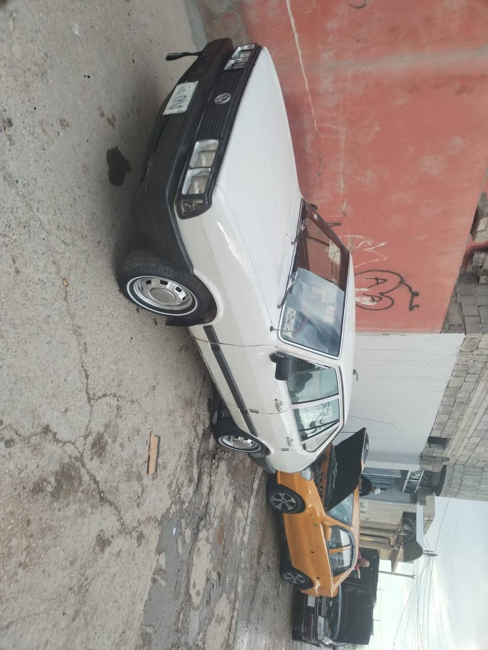 موصل حي البكر 
برازيلي 1982

محرك وكير جدد ١٨٠٠

٥ كير

داخلها دشبولها نضيف

كهربائيات نص ونص

صدرها نضيف 

تخم تاير

بطاين البوب موجوده  نضيفات  
 السعر 20
مكان موصل حي البكر للستفسار واتساب فقط ***********
