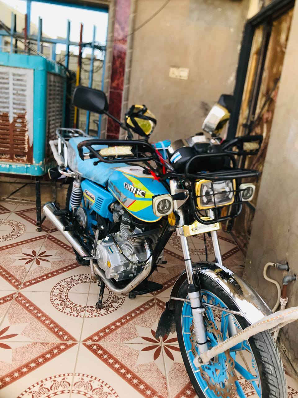 سولنك 2024 للبيع   محرك ( 200CC )
كهربائيات شغالة 
محرك شرط ما مفتوح 
نشاط نار شرط 
السعر 600 وبي مجال قليل ***********
العنوان الشركاط الساحل الأيسر اسديرة وسطى
