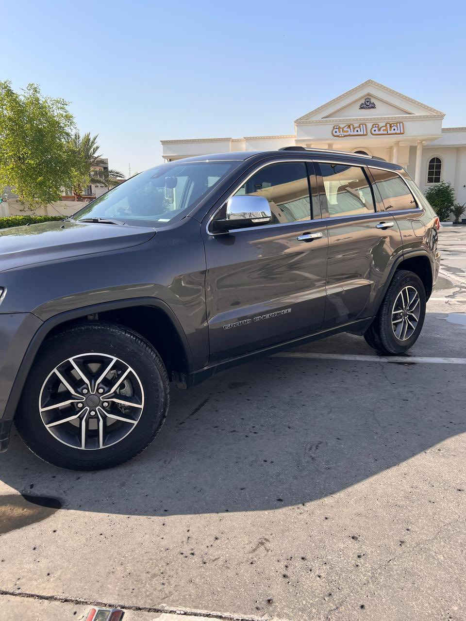 للبيع جيب موديل 2021 لمتد

🚙 جيب كراند شيروكي لمتد – فول مواصفات
• الموديل: 2021
• الوارد: أمريكي
• اللون: رصاصي / رمادي
• المحرك: V6 – 3.6L
• القير: أوتوماتيك
• دبل (4×4)
• الرقم متحول على الشكل الجديد
🛑 الضرر: جاملغ + شوية بنيد
🔧 الكفالة:
• كفالة شاصي
• كفالة مكينة
• كفالة كير
• ايرباك بي ضرر
📊 عداد المسافة:
• 57 ألف (ماشية)
⭐ المواصفات:
• نقطة عمياء
• فرش مقاعد جلد
• ذاكرة حفظ وضعيات الجلوس
• المقاعد الأمامية تدفئة
• تدفئة ستيرن
• ويل قياس 20 إنج
• سقف سلايد
• شاشة كبيرة 8.4 إنج
• نظام ملاحة (GPS)
• مصابيح أمامية زينون
• LED لايد
• كشافات ضباب بروجكتر
• تشغيل عن بعد
• صندوق خلفي كهرباء
• حساسات خلفية
• كاميرا خلفية
• مرايا جانبية كهرباء مع خاصية التعتيم
• بلوتوث
• مثبت سرعة
• رادار أمامي
• نظام تشغيل وإطفاء أوتماتيكي للمحرك (Auto Start)
• نظام بريك أوتماتيكي (Auto Brake)
💰 السعر:
265$
➡️ ٢ شَدّة و ٦٥ ورقة
📍 المكان: بغداد
📞 الهاتف / واتساب:
***********
