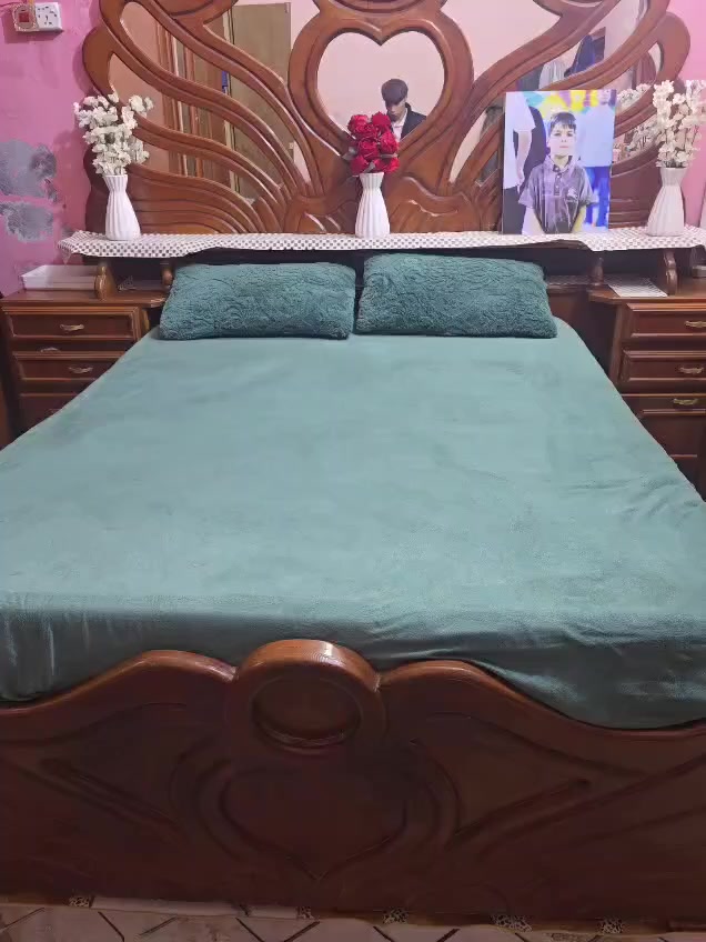 السلام عليكم جربايه للبيع تزكام سعر 200 وبيها مجال المكان البصره قضاء القرنه الرقم ***********
