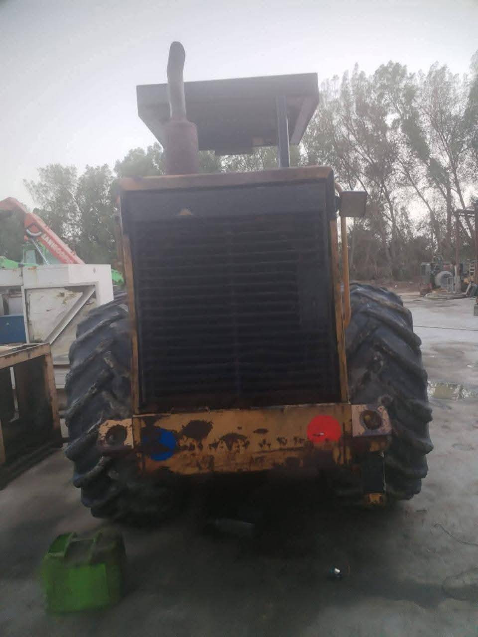 سلام عليكم 
حادله كتر بلر ضلفيه بلاديه للبيع 
ارقام وسنويه بصره جاهزه مناقصها شي 
محرك ٦ سلندر موديل ٢٠٠٠
مكينه جديده..... مكاني البصره /***********
