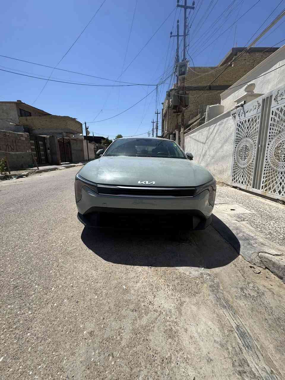 كي4 مديل 2025 نص فول وارد امريكي حادث خلفي بدون ايرباك وبدون رقم ماشيه 14 الف جديده ڪلشي زلغ مابيه سياره جاهزه من ڪلشي صور الحادث بل منشور  وبسمي واني إلي مستوردها بيه جاملغات  وقبق جنطه بدلته والقديم موجوُد عندي قبق جنطه سعرها 157 وبيه مجال ***********
