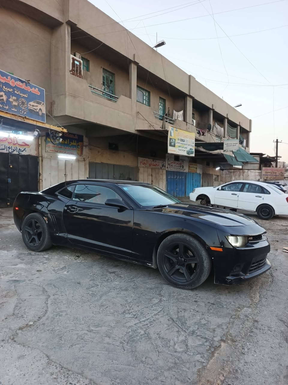 سلام عليكم
كمارو موديل 13 امريكي رقم بغداد ب اسمي
تحويل مباشر بيها صبغ حزام 
السعر 67 ورقه
العنوان بغداد
***********
***********
